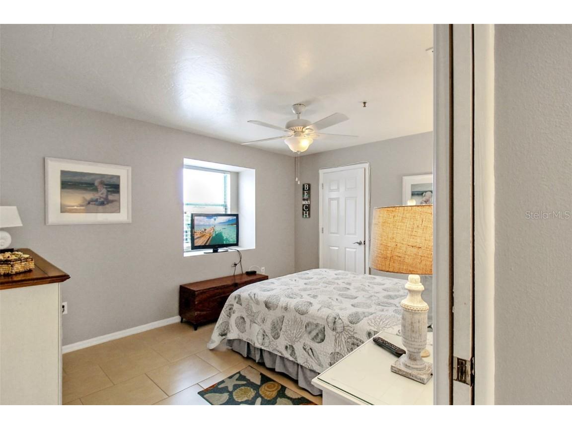 1366 Siesta Bayside Drive #1366-F Sarasota FL 34242 A4598685 image29