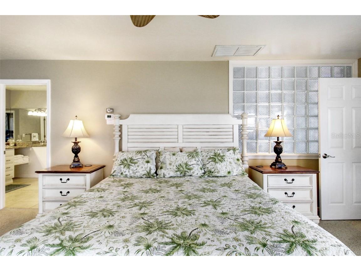 1366 Siesta Bayside Drive #1366-F Sarasota FL 34242 A4598685 image47