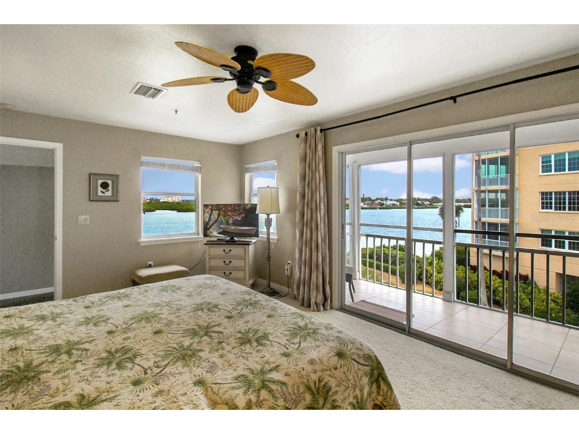 1366 Siesta Bayside Drive #1366-F Sarasota FL 34242 A4598685 image48