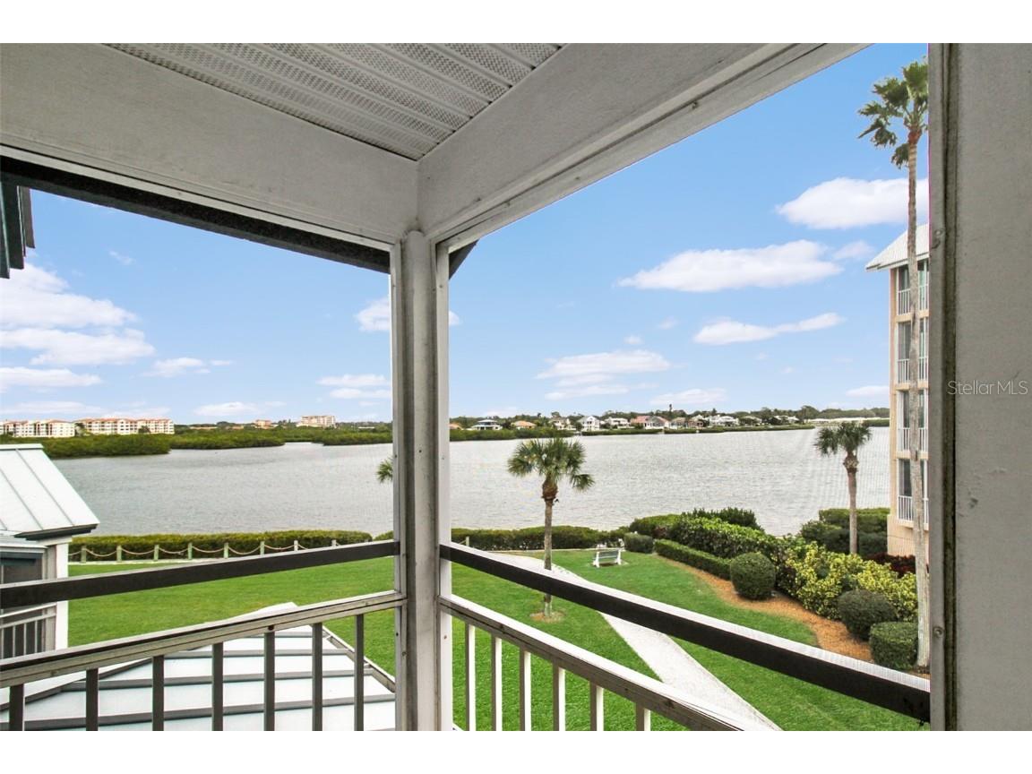 1366 Siesta Bayside Drive #1366-F Sarasota FL 34242 A4598685 image49