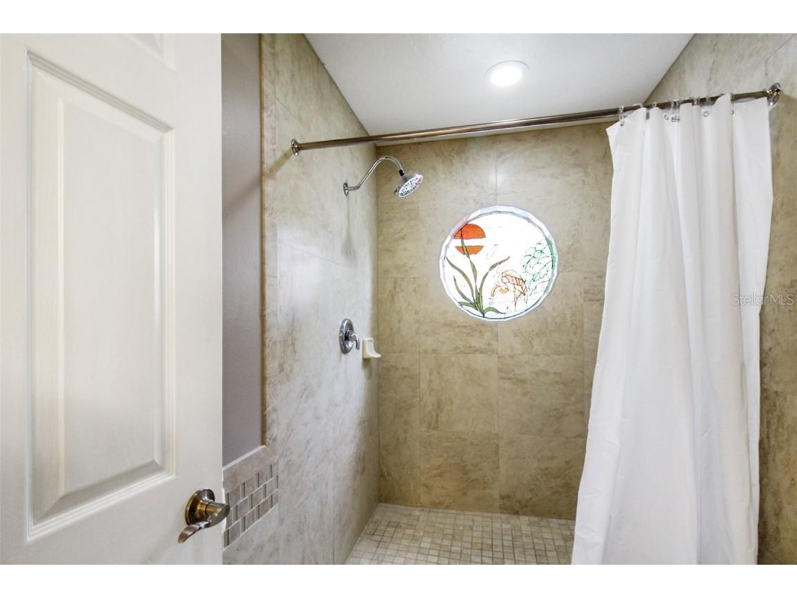 1366 Siesta Bayside Drive #1366-F Sarasota FL 34242 A4598685 image57