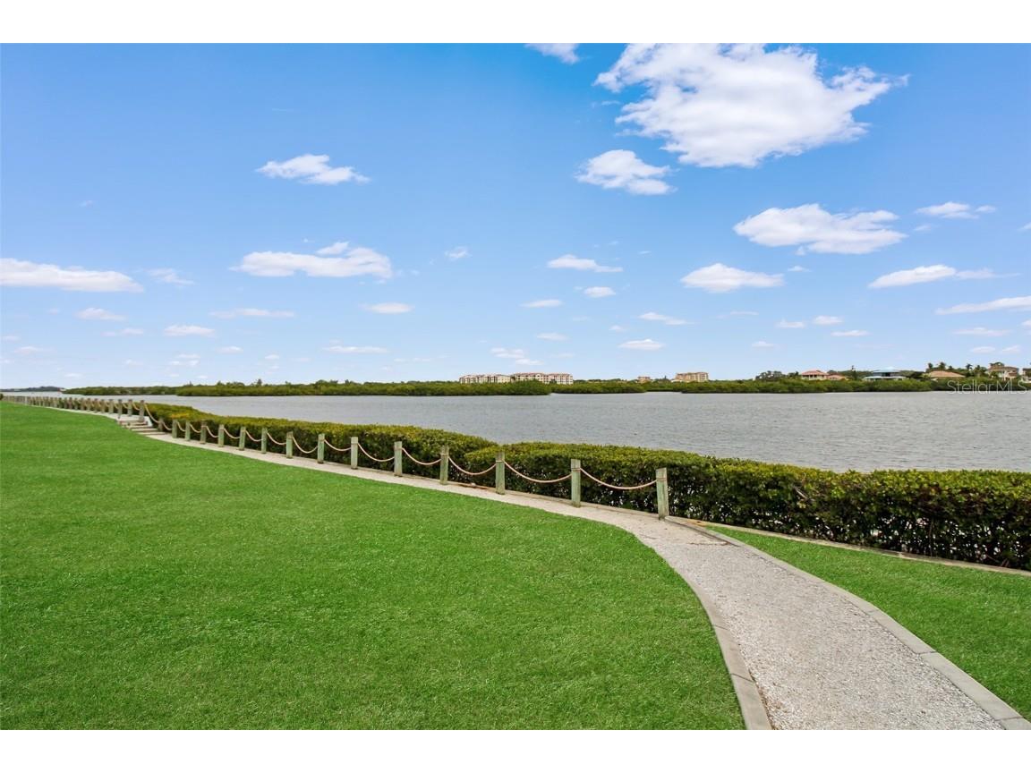 1366 Siesta Bayside Drive #1366-F Sarasota FL 34242 A4598685 image7