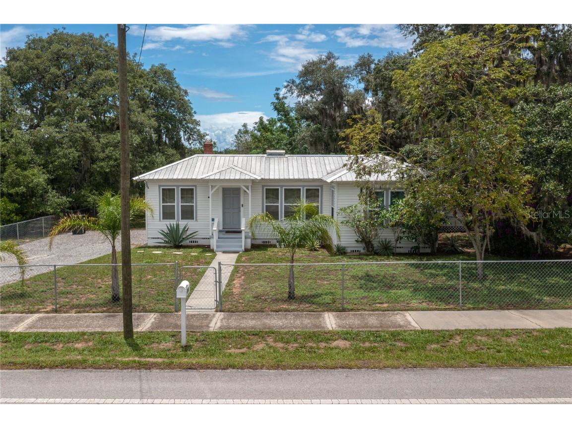 1367 Memorial Dr Avon Park FL 33825 L4945818 image1