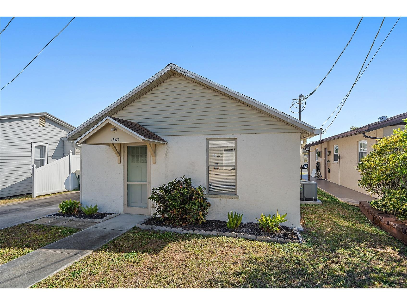 1369 Kruppa Avenue Sarasota FL 34239 A4676685 image2