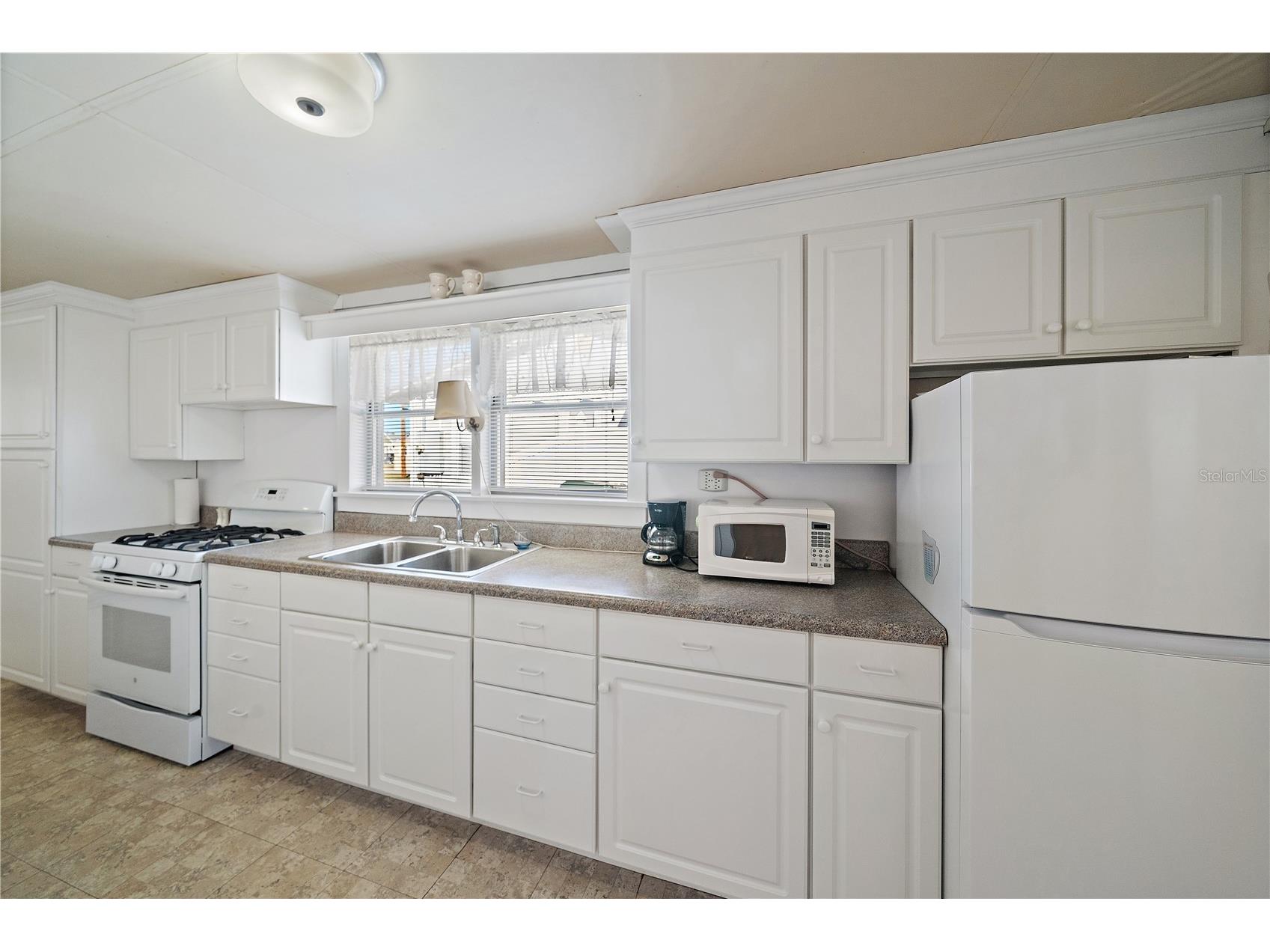 1369 Kruppa Avenue Sarasota FL 34239 A4676685 image7