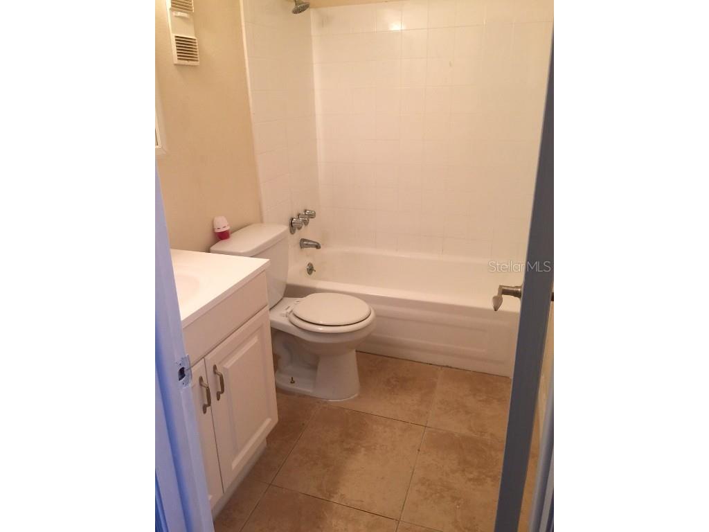 13697 Orange Sunset Drive #101 Tampa FL 33618 TB8419689 image8