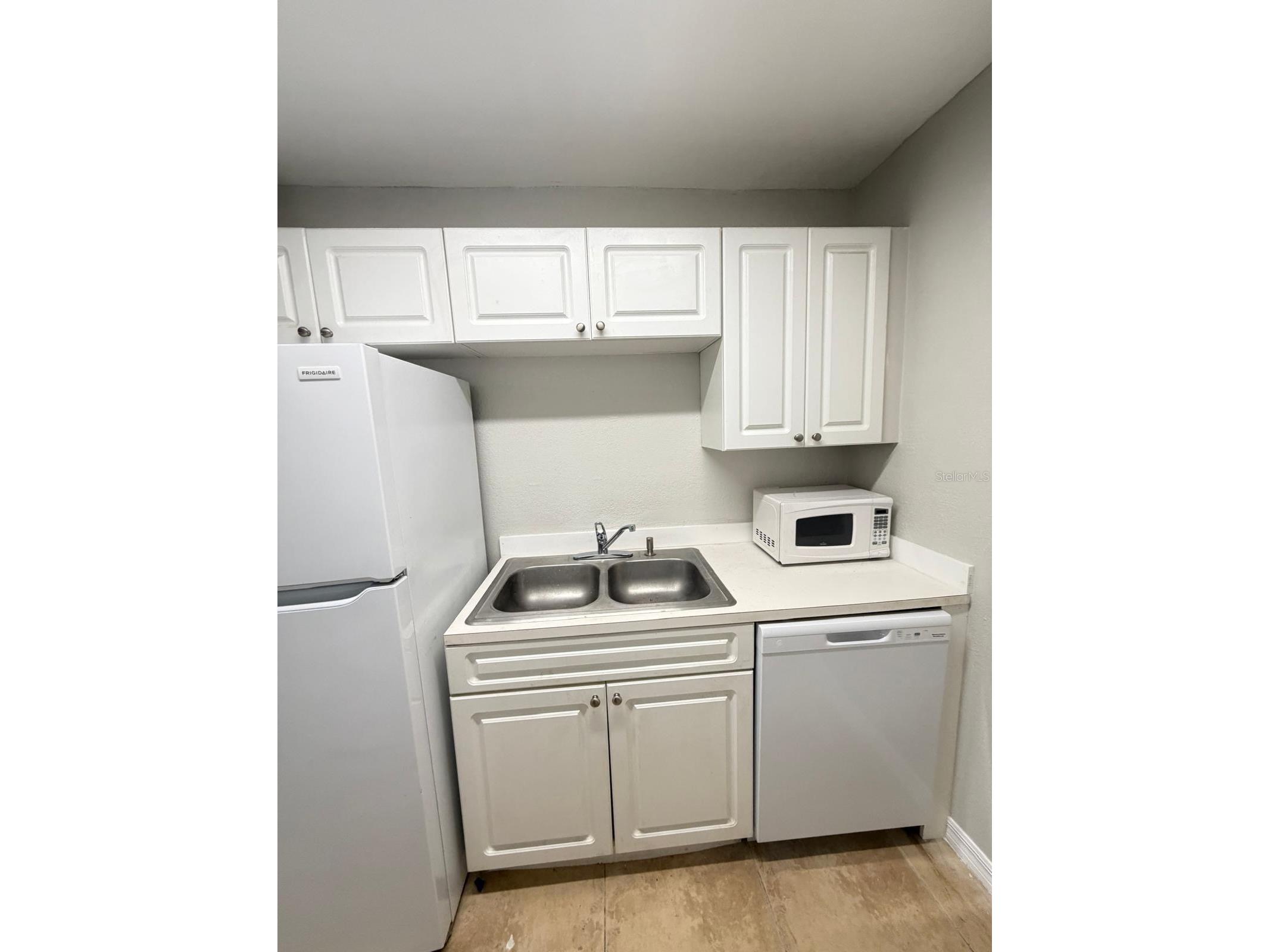 13697 Orange Sunset Drive #101 Tampa FL 33618 TB8512267 image1