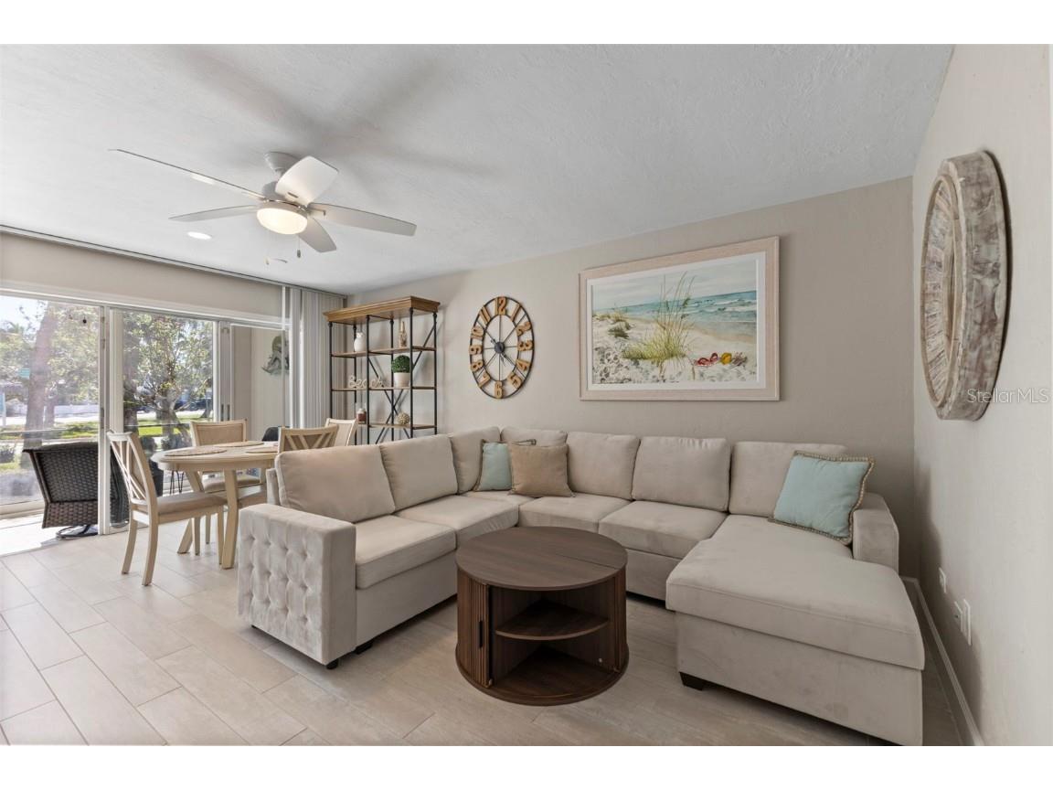 137 Avenida Messina #1 Sarasota FL 34242 A4671658 image2