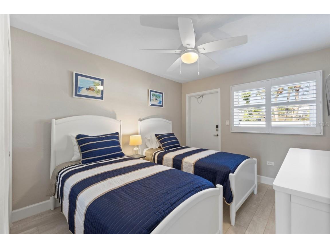 137 Avenida Messina #1 Sarasota FL 34242 A4671658 image20