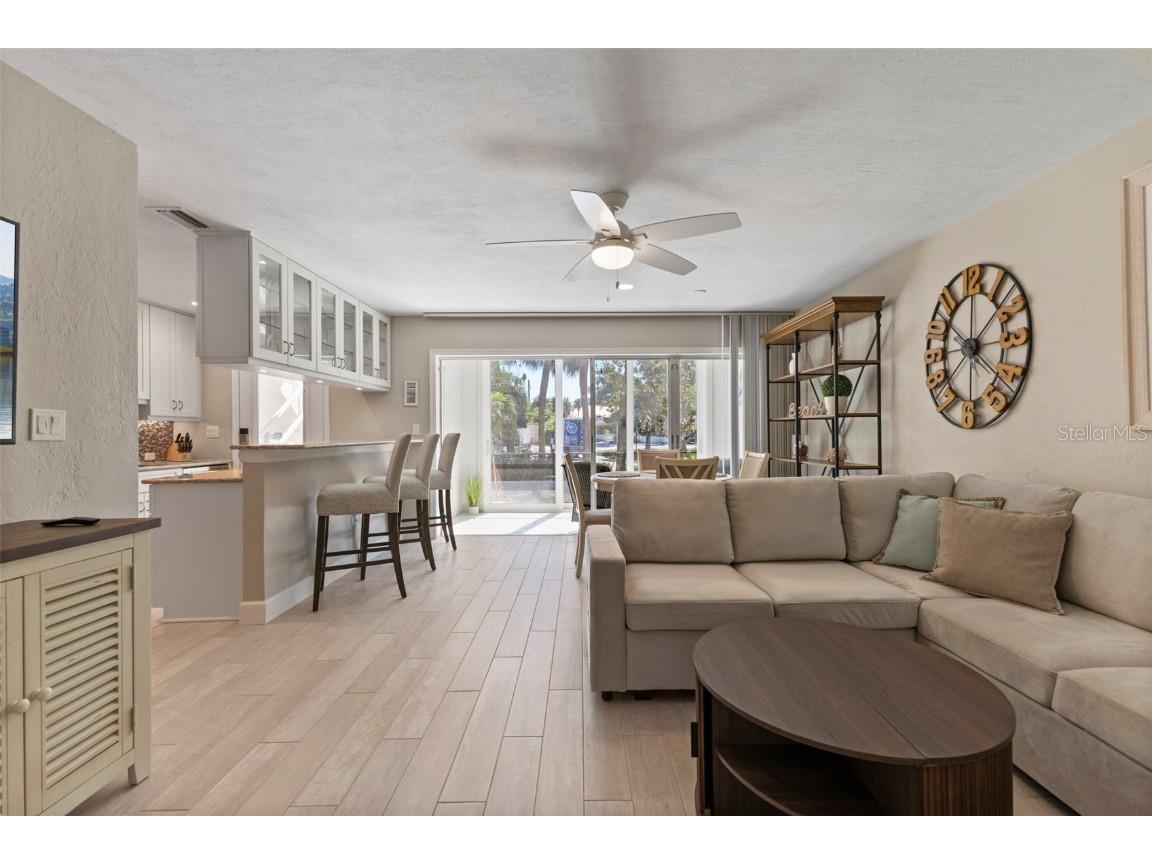 137 Avenida Messina #1 Sarasota FL 34242 A4671658 image3