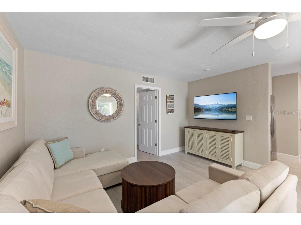 137 Avenida Messina #1 Sarasota FL 34242 A4671658 image5