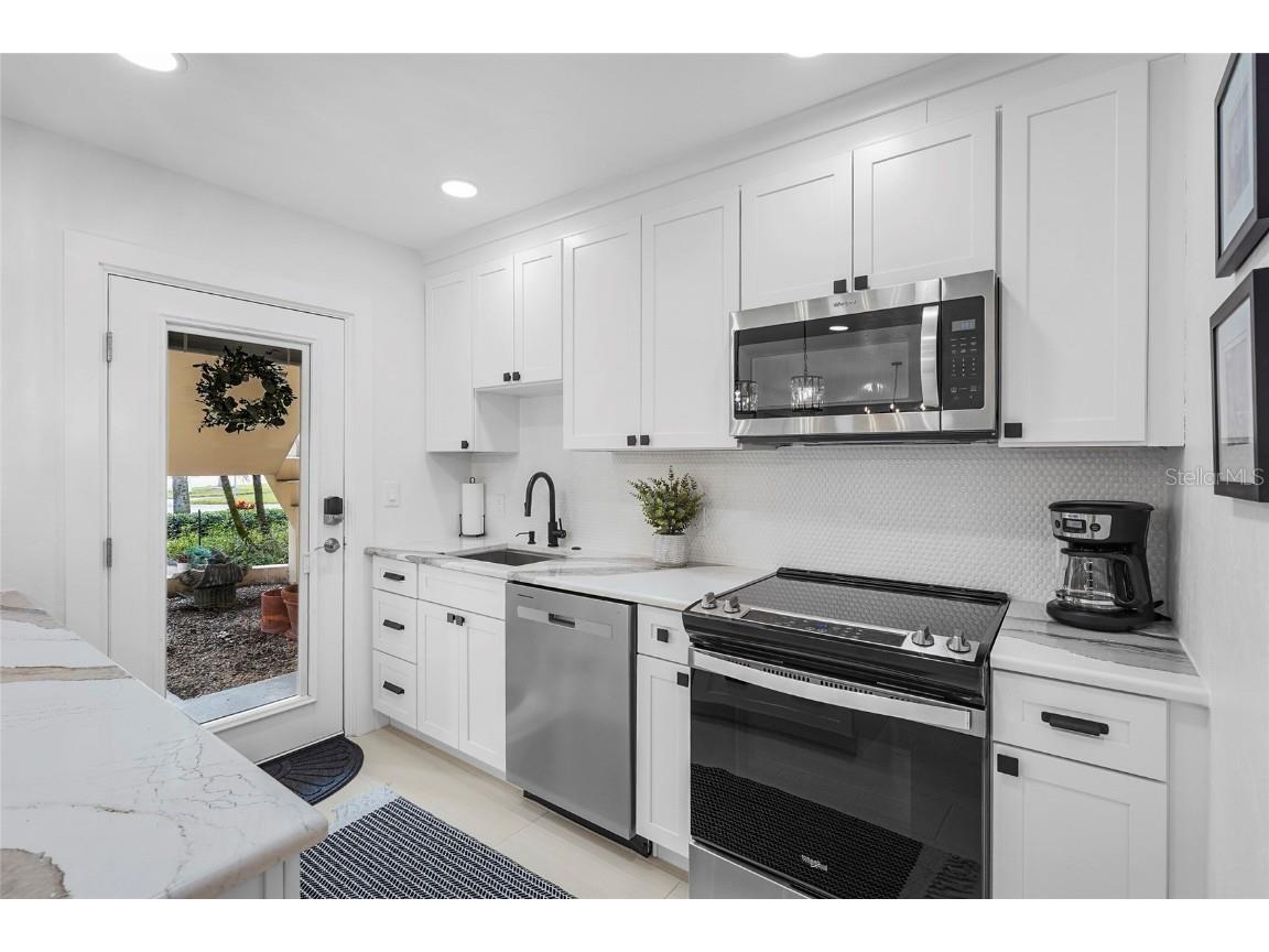 137 Avenida Messina #2 Sarasota FL 34242 A4674529 image19