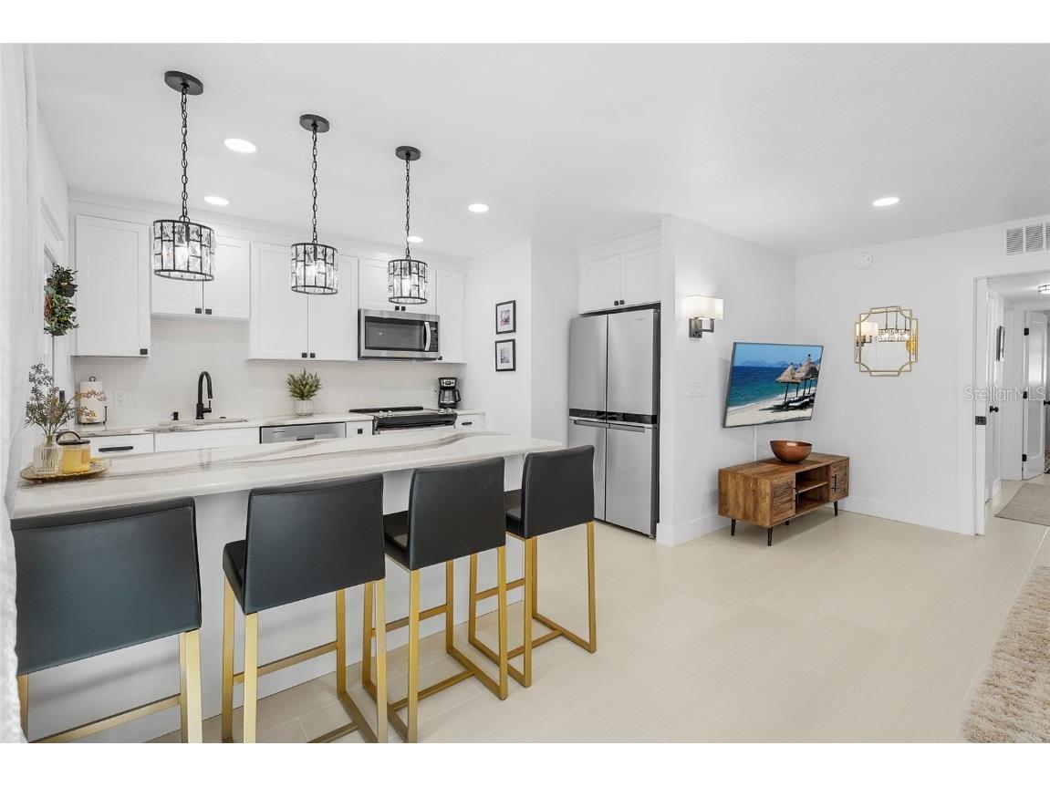 137 Avenida Messina #2 Sarasota FL 34242 A4674529 image21