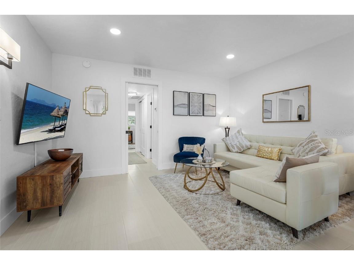 137 Avenida Messina #2 Sarasota FL 34242 A4674529 image22