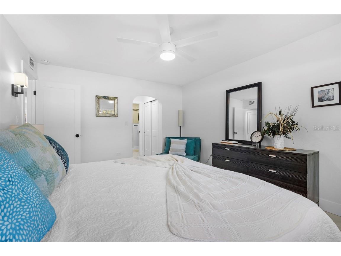 137 Avenida Messina #2 Sarasota FL 34242 A4674529 image28