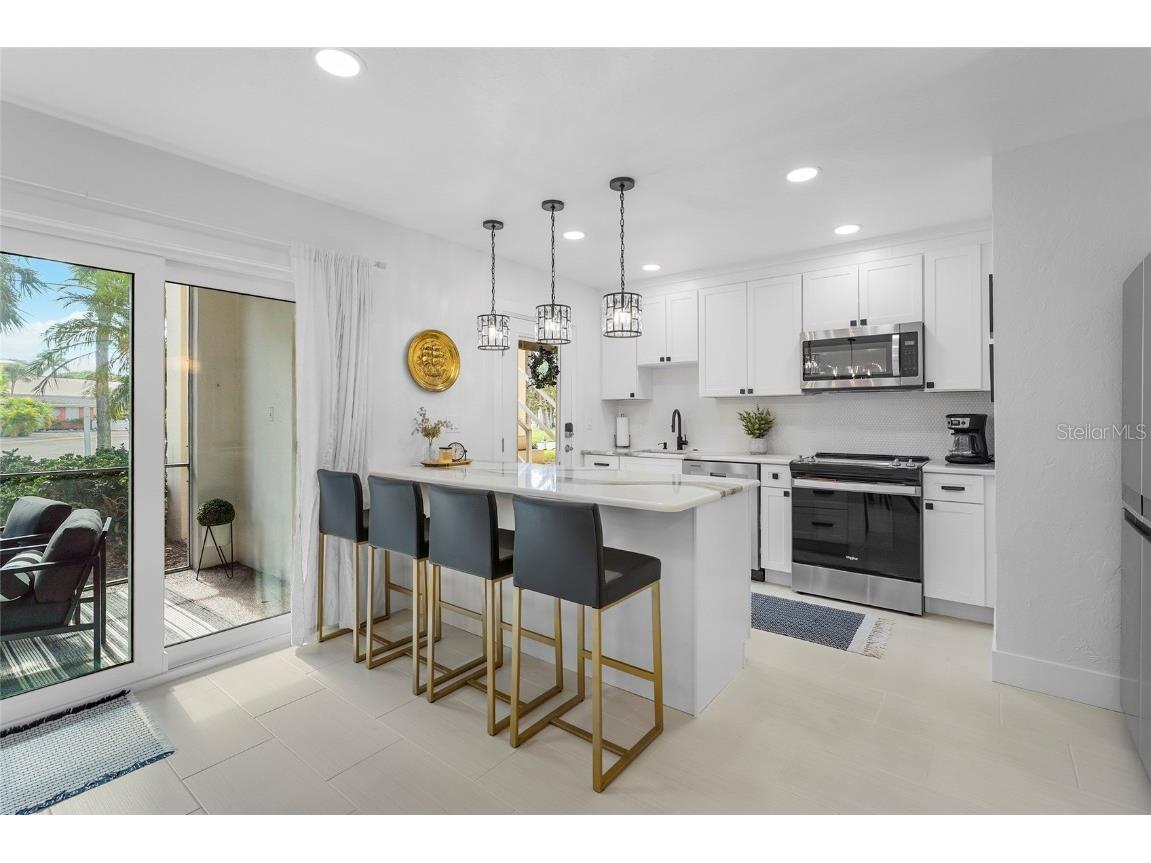 137 Avenida Messina #2 Sarasota FL 34242 A4674529 image3