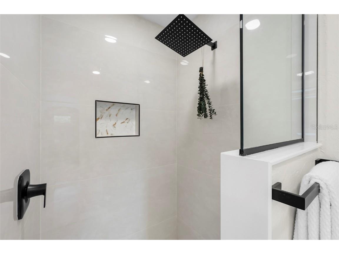 137 Avenida Messina #2 Sarasota FL 34242 A4674529 image30