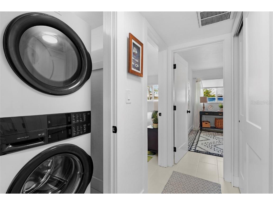 137 Avenida Messina #2 Sarasota FL 34242 A4674529 image35