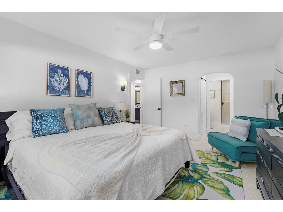 137 Avenida Messina #2 Sarasota FL 34242 A4674529 image6