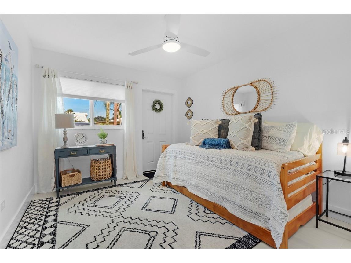 137 Avenida Messina #2 Sarasota FL 34242 A4674529 image9