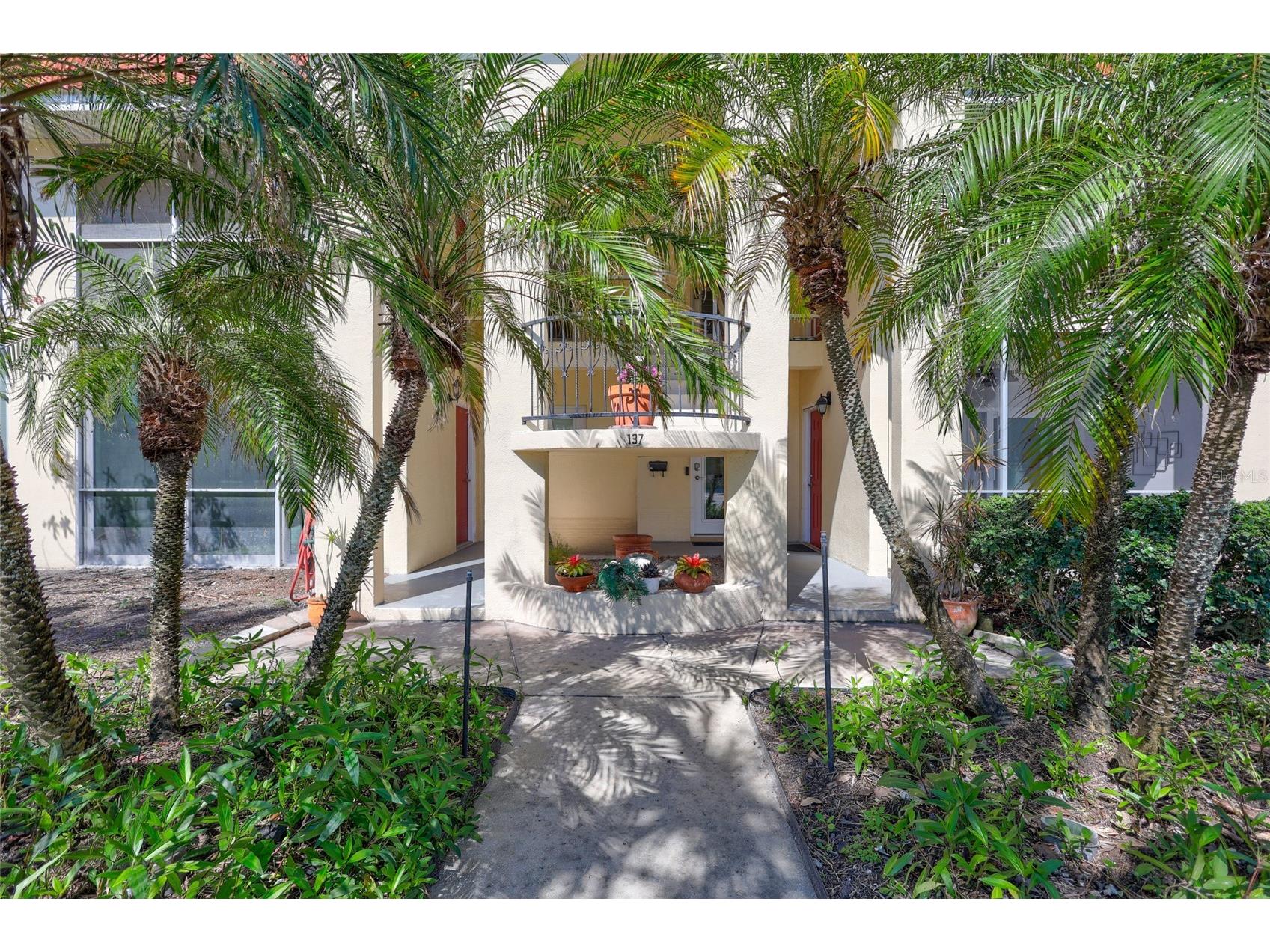 137 Avenida Messina #3 Sarasota FL 34242 A4680216 image2