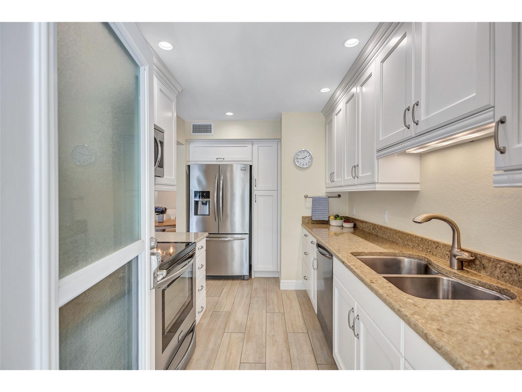 137 Avenida Messina #3 Sarasota FL 34242 A4680216 image4