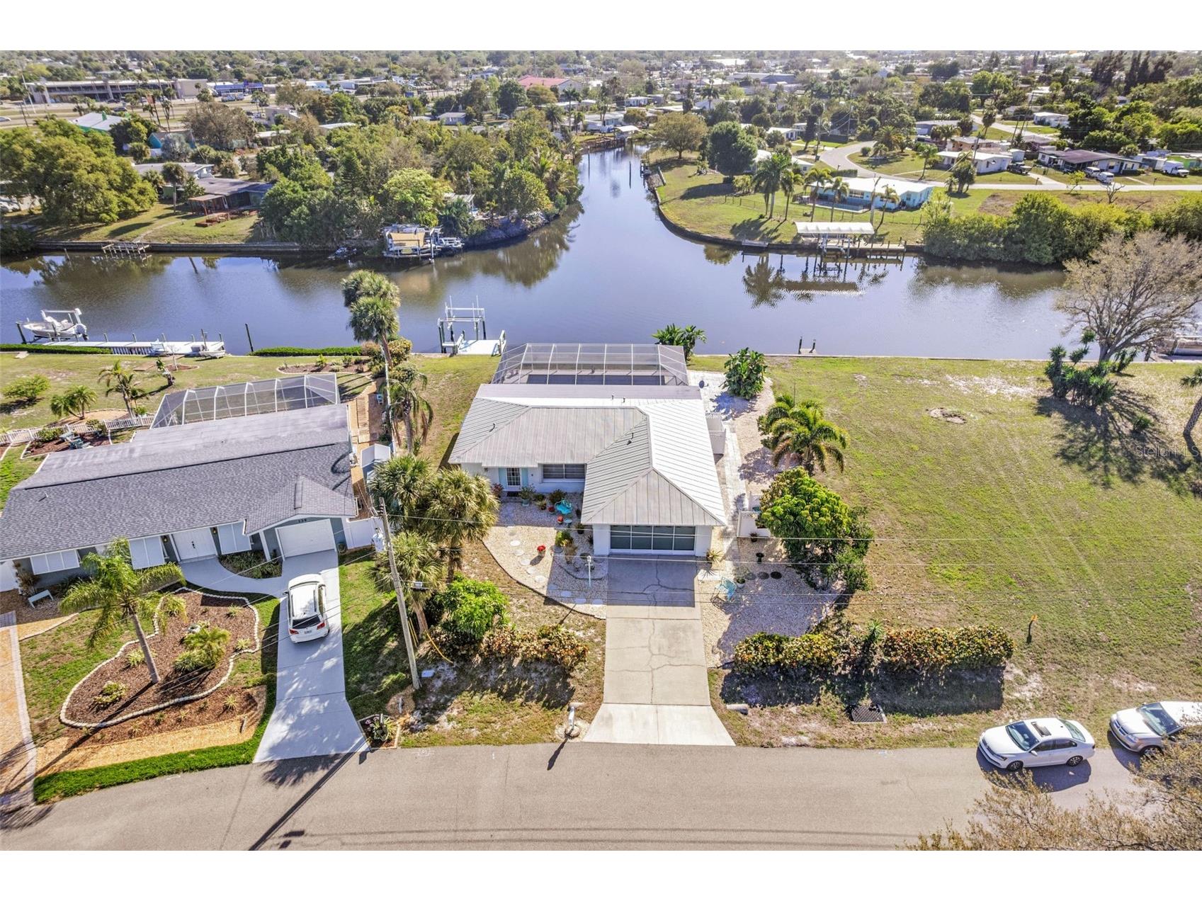 137 Bedford Drive NE Port Charlotte FL 33952 C7522923 image3