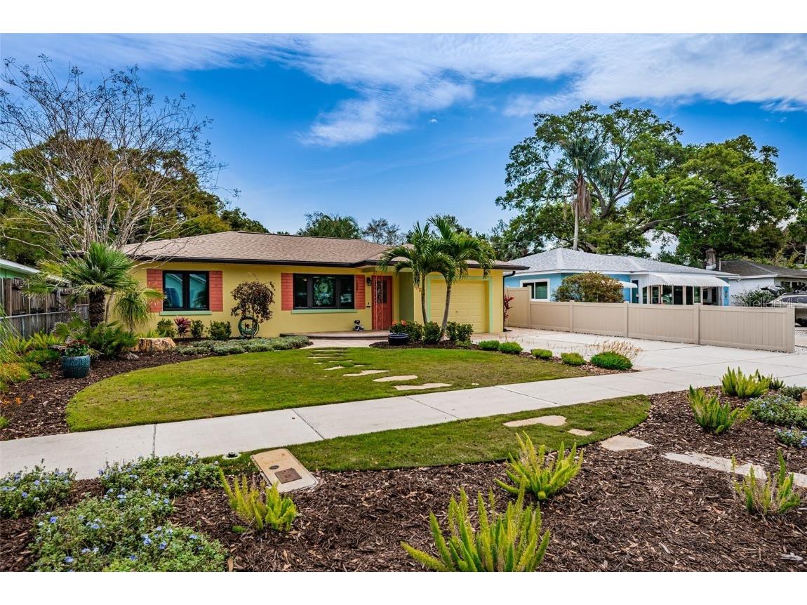 137 Broadway Dunedin FL 34698 U8155635 image1