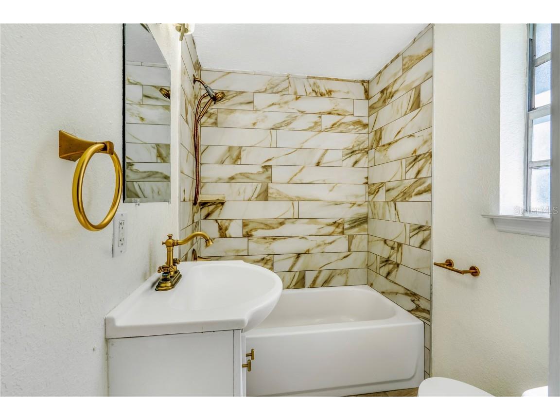 137 Caracas Road Debary FL 32713 V4945394 image17