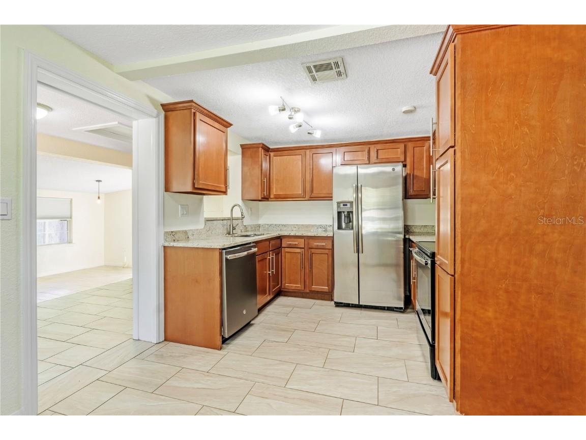 137 Caracas Road Debary FL 32713 V4945394 image3