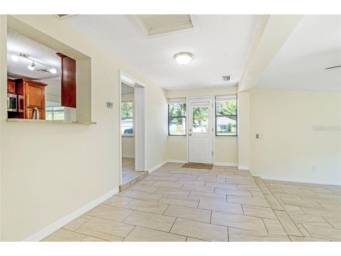137 Caracas Road Debary FL 32713 V4945394 image9