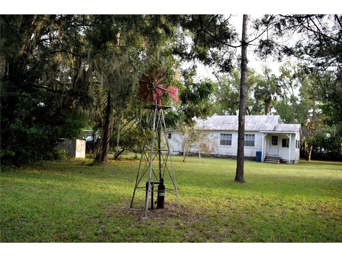137 Carpenter Avenue Osteen FL 32764 V4939133 image1