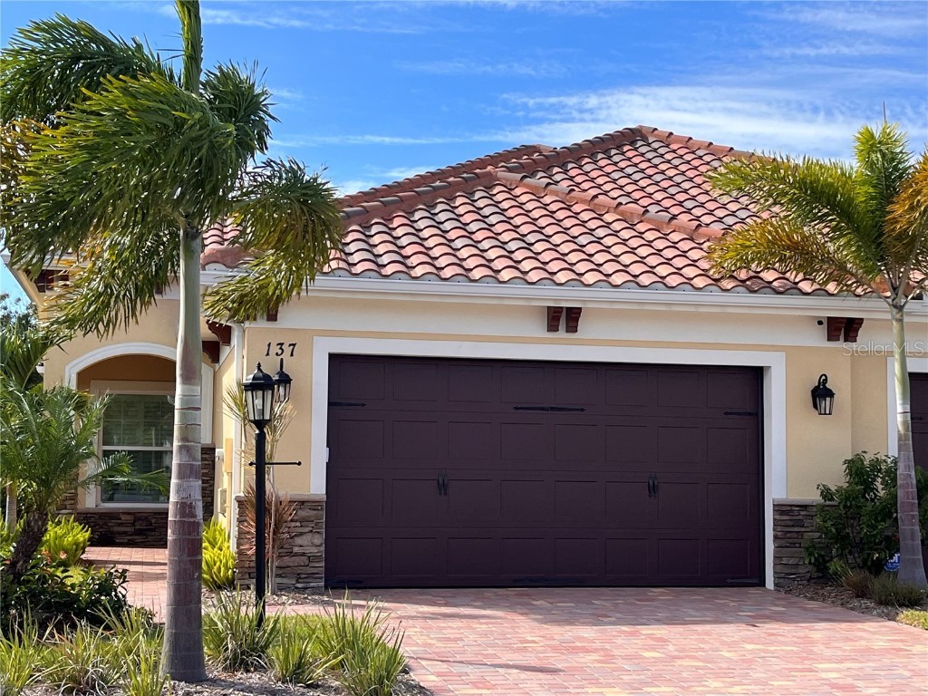 137 Colebrook Court Venice FL 34292 N6130676 image1