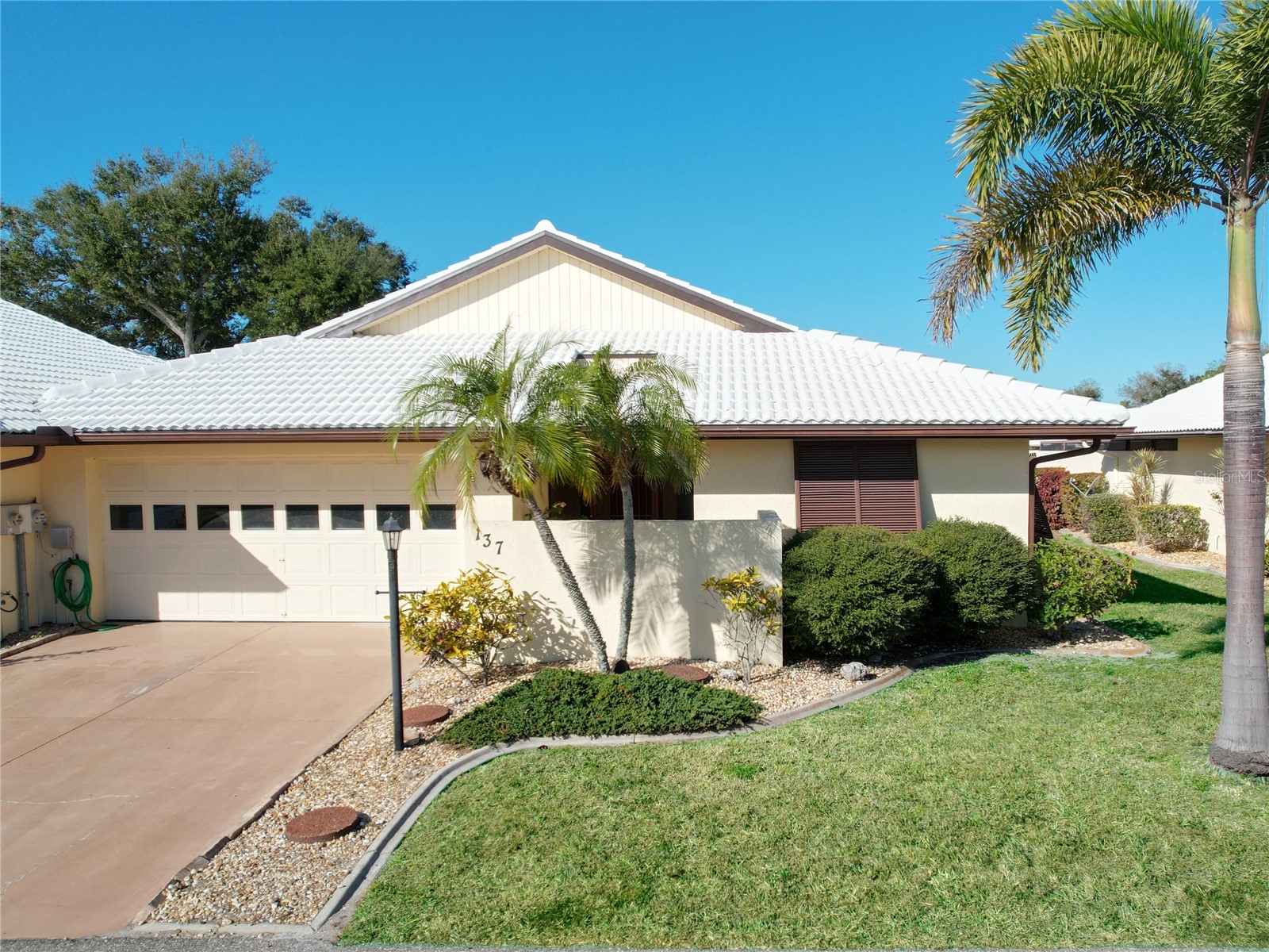 137 Drifting Sands Drive Venice FL 34293 A4687602 image1