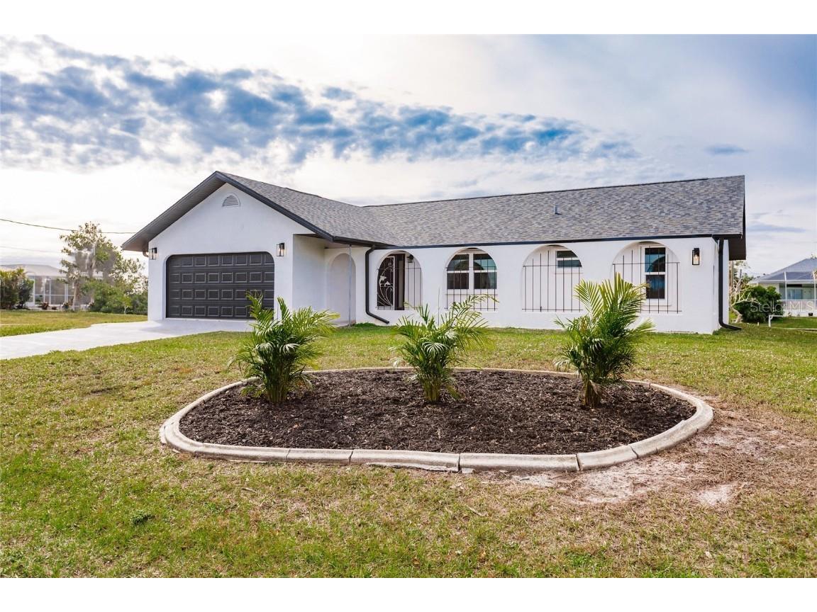 137 Francis Dr Ne Port Charlotte FL 33952 C7486944 image1