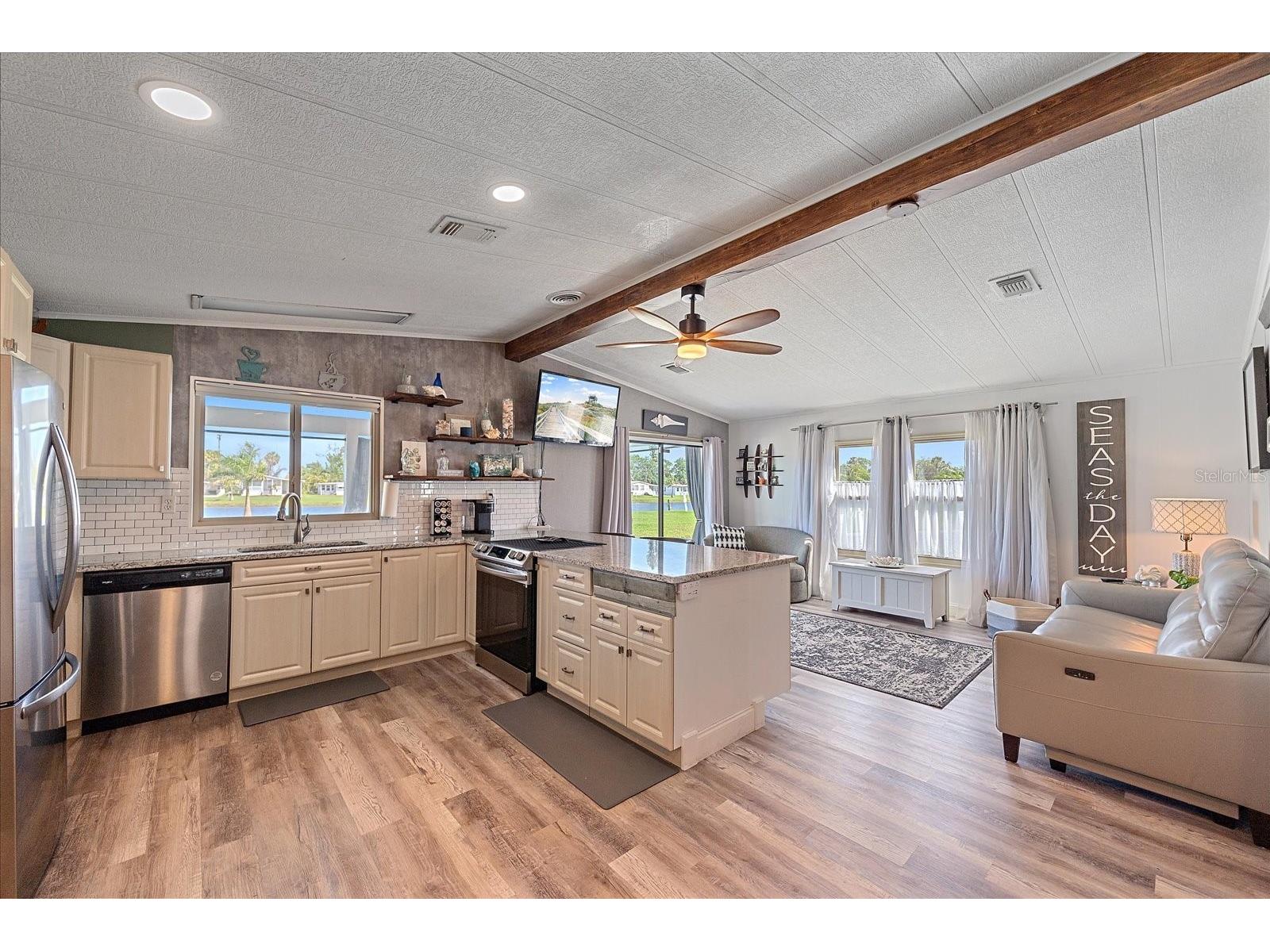 137 Lakeview Drive #137 Palmetto FL 34221 A4688370 image7