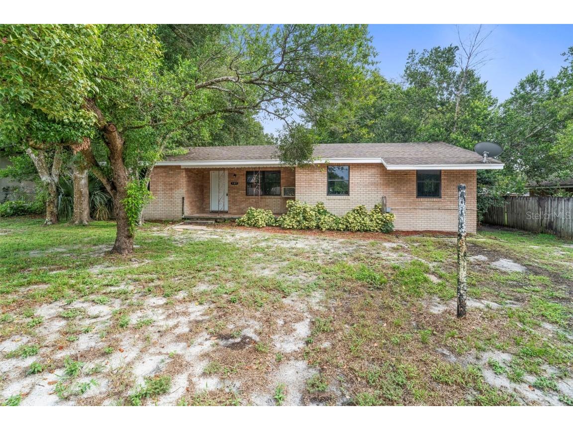 137 Lucerne Drive Debary FL 32713 V4944660 image1