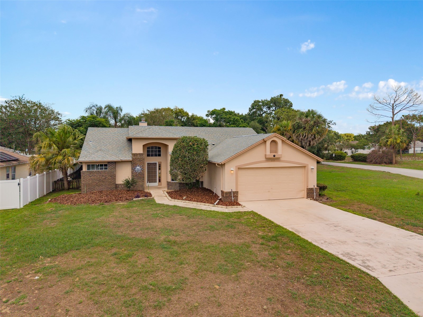 137 Madrona Drive Eustis FL 32726 G5112945 image1