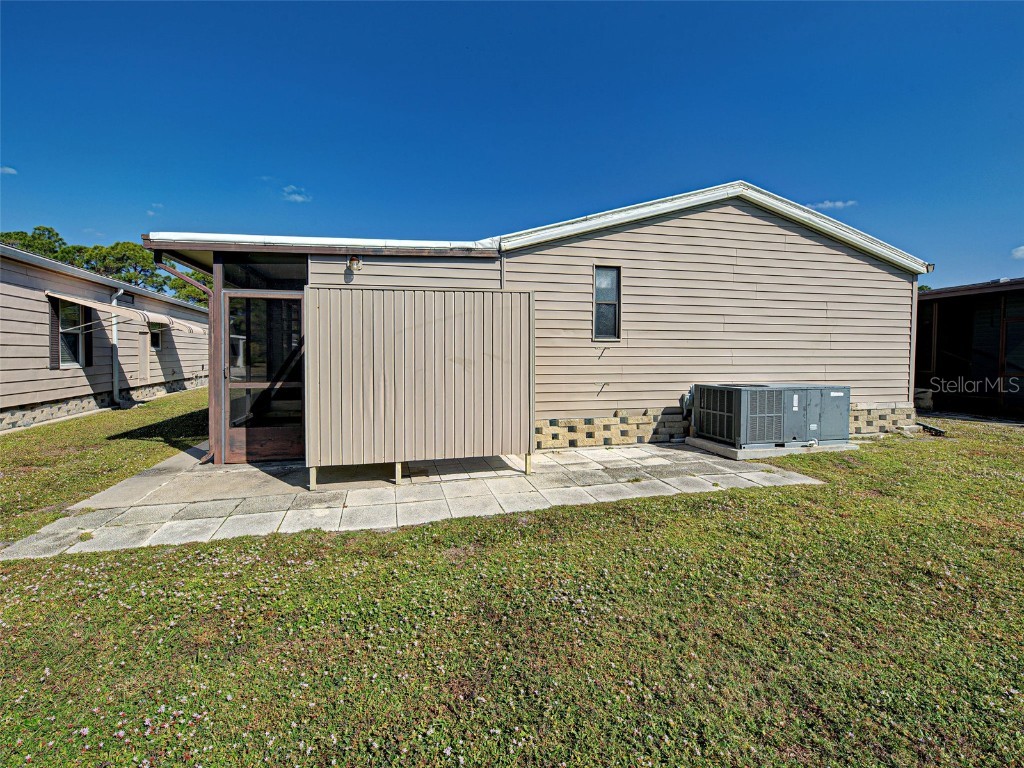 137 N Fiji Circle Englewood FL 34223 D6144901 image10