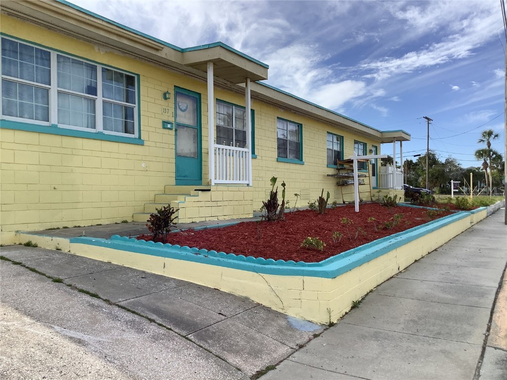 137 N Hollywood Avenue Daytona Beach FL 32118 O6183583 image1