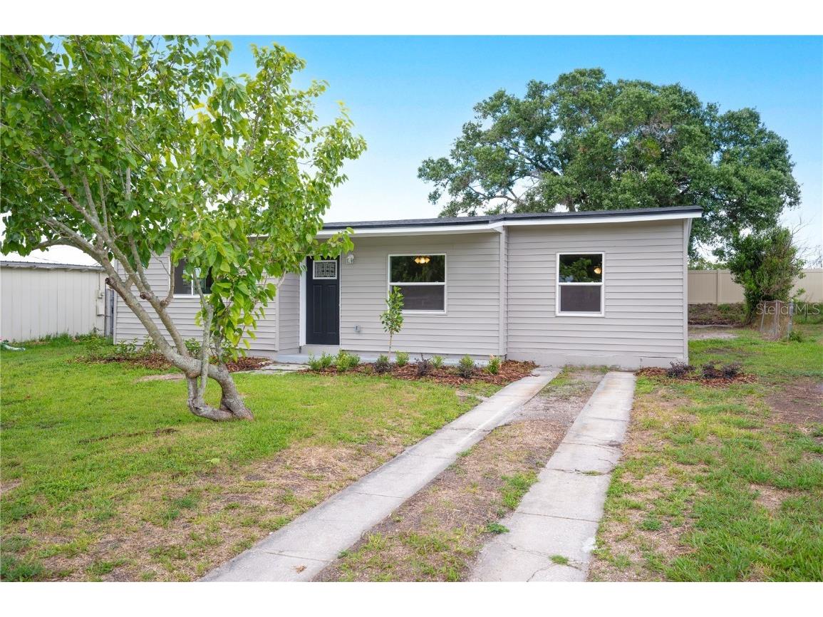 137 NW 10th Drive Mulberry FL 33860 L4945481 image1