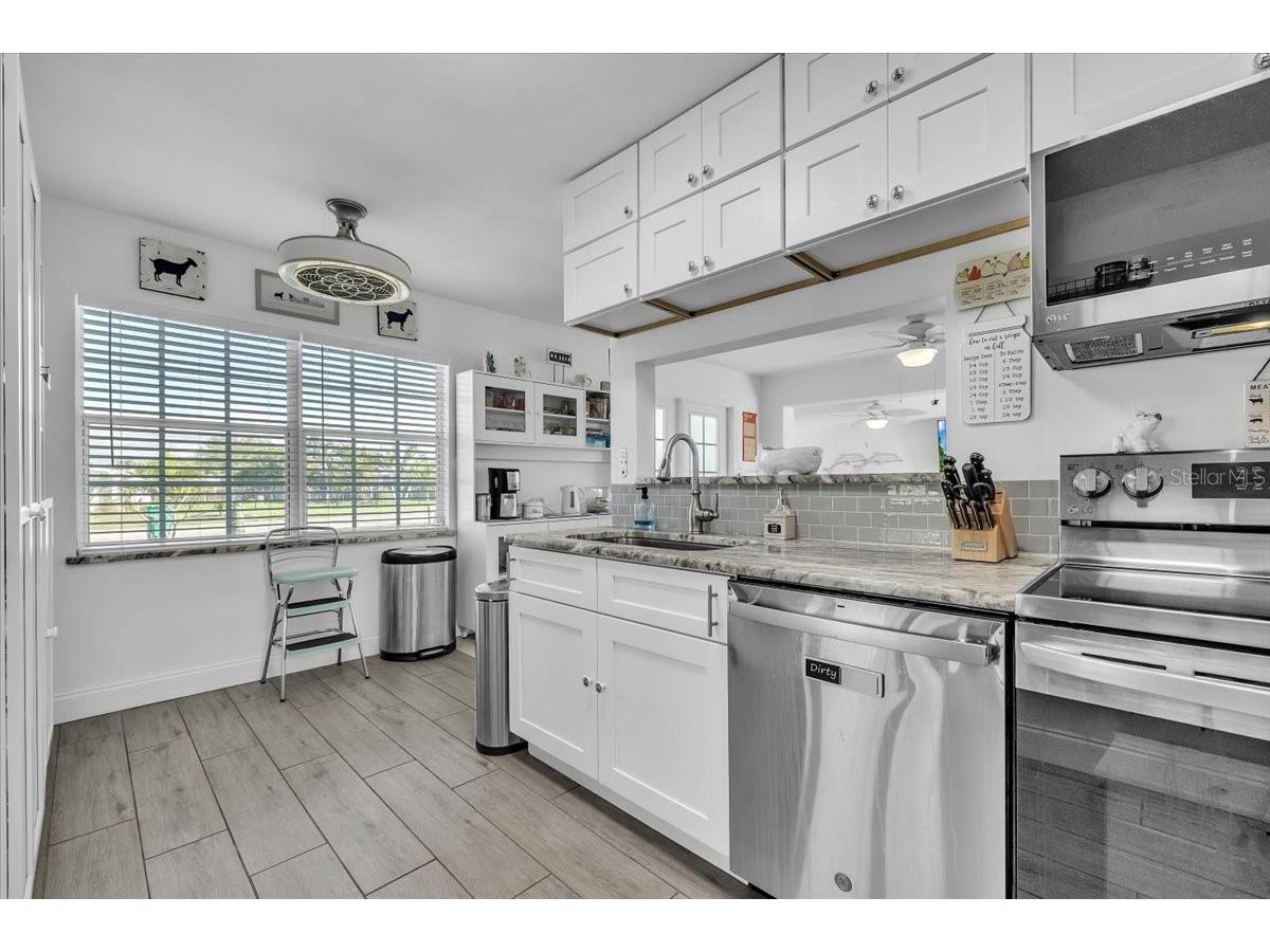 137 Poinsettia Circle NE Port Charlotte FL 33952 - ELKCAM WATERWAY C7523601 image11