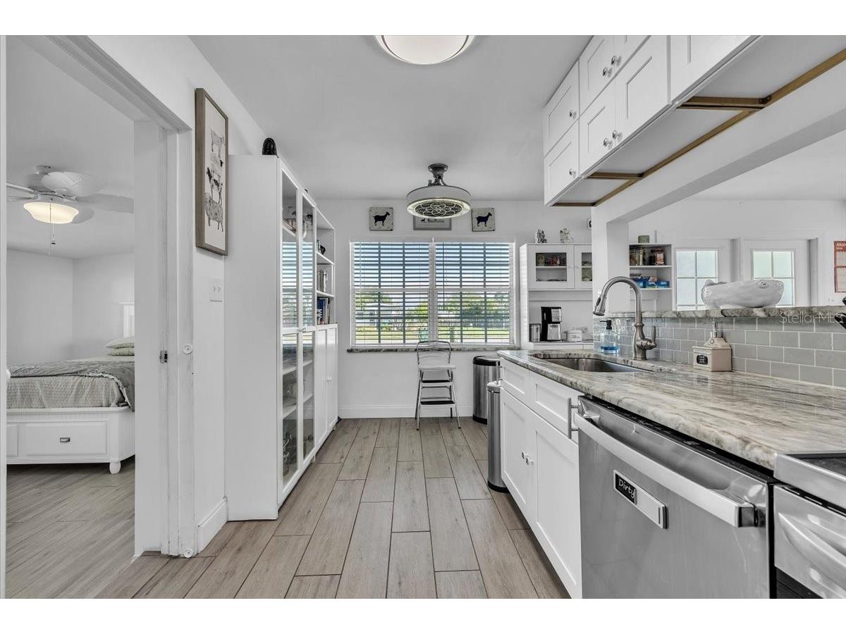 137 Poinsettia Circle NE Port Charlotte FL 33952 - ELKCAM WATERWAY C7523601 image12