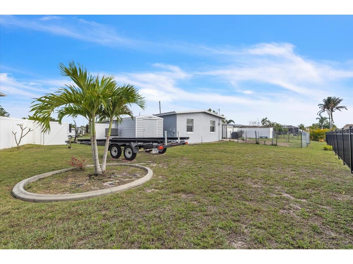 137 Poinsettia Circle NE Port Charlotte FL 33952 - ELKCAM WATERWAY C7523601 image22