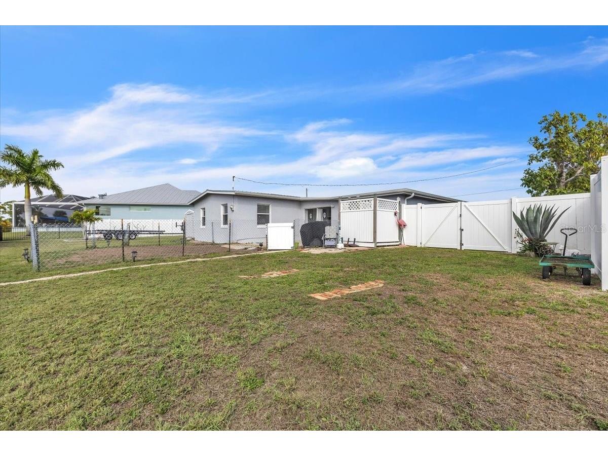 137 Poinsettia Circle NE Port Charlotte FL 33952 - ELKCAM WATERWAY C7523601 image24