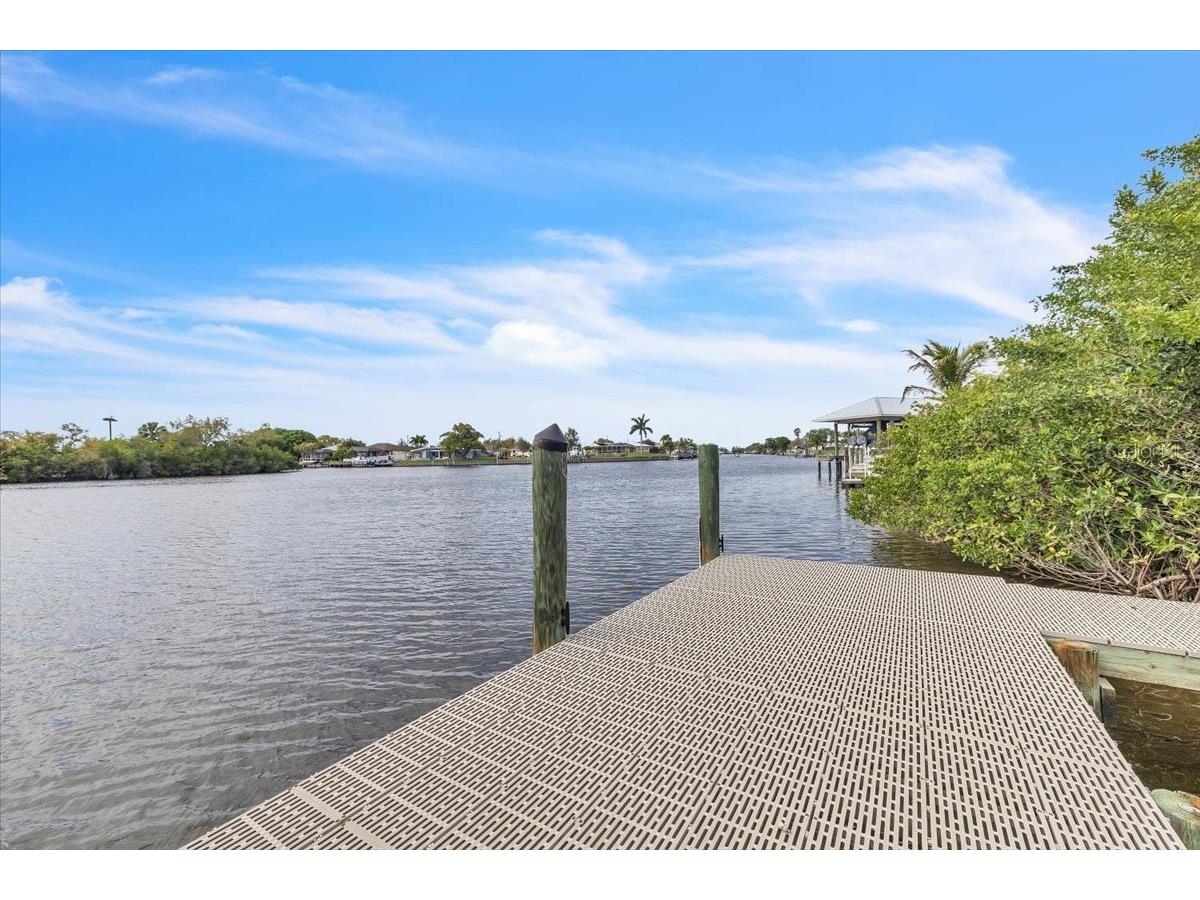 137 Poinsettia Circle NE Port Charlotte FL 33952 - ELKCAM WATERWAY C7523601 image26