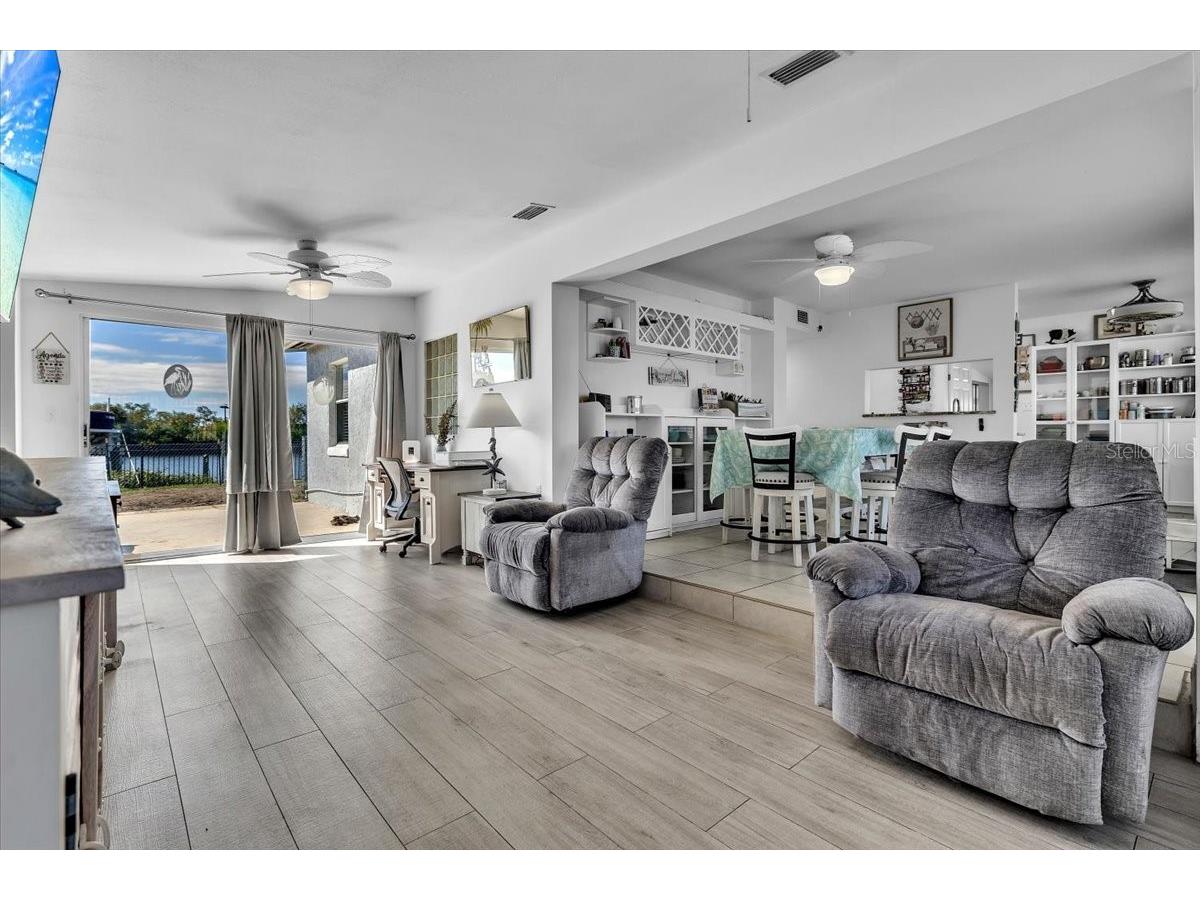 137 Poinsettia Circle NE Port Charlotte FL 33952 - ELKCAM WATERWAY C7523601 image6