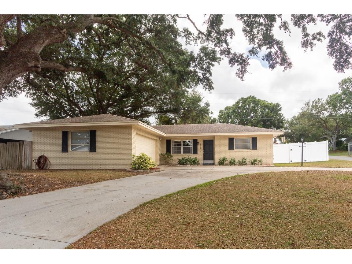 137 Whittier Lane Winter Haven FL 33884 P4925331 image1