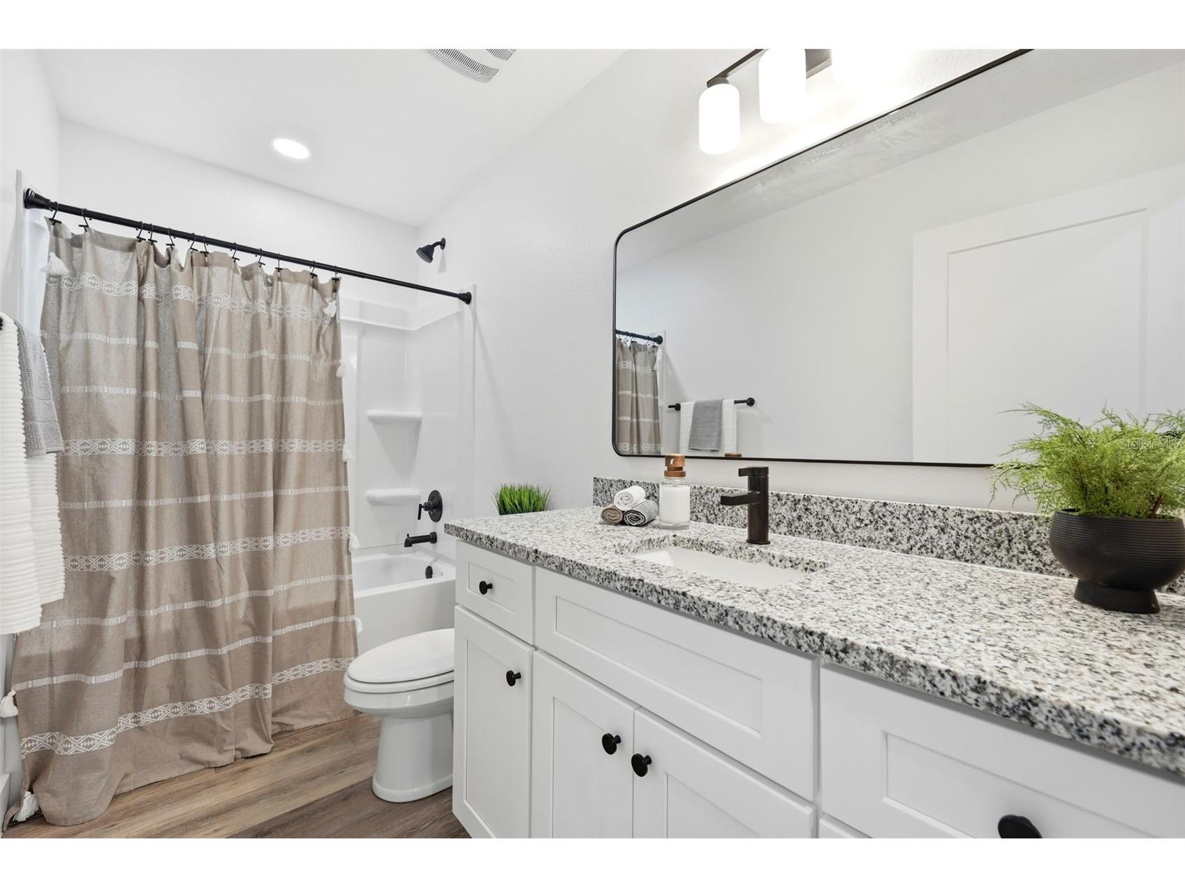 1370 19th Street Orange City FL 32763 V4948950 image17
