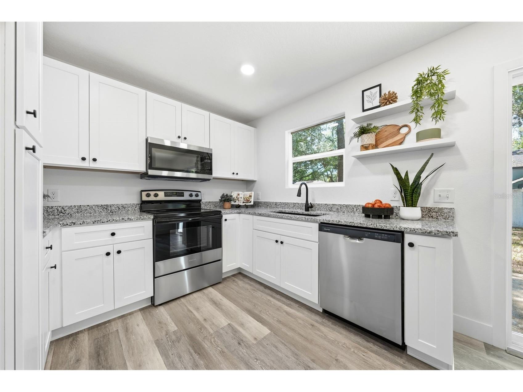 1370 19th Street Orange City FL 32763 V4948950 image2
